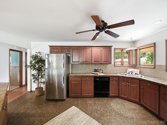 5th image of 4154 E 46th Pl