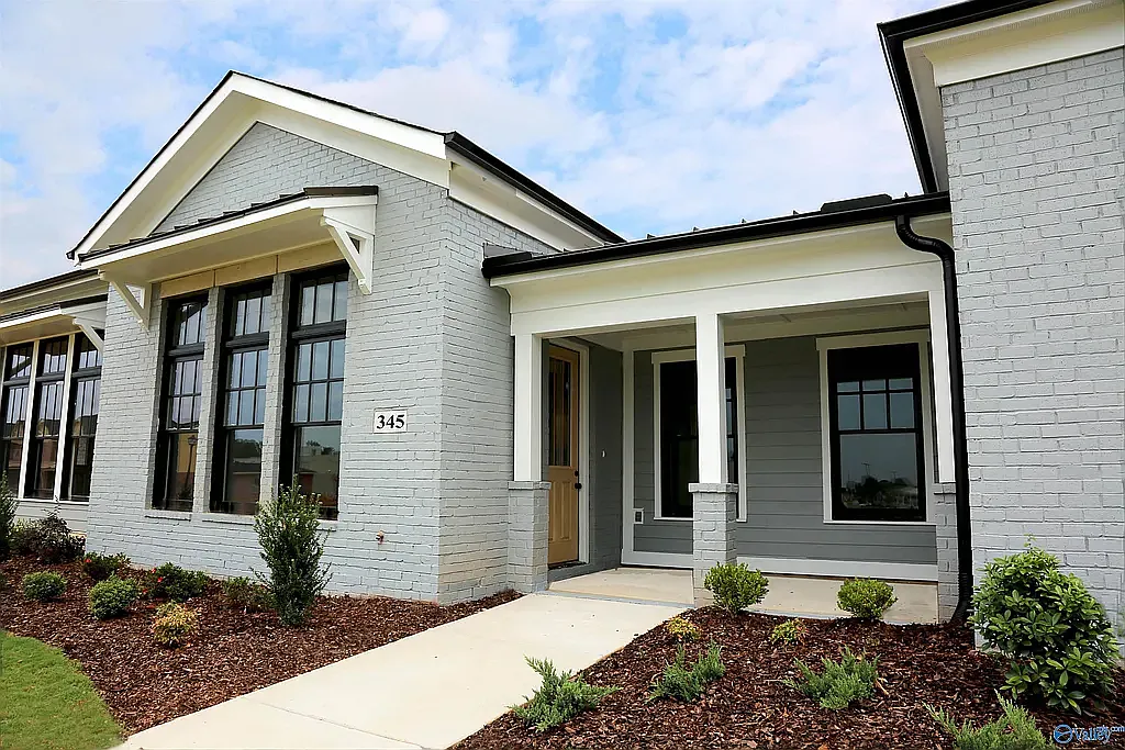 3 bed, 2.0 bath, 1790 sqft, $2,275 — Photo 3