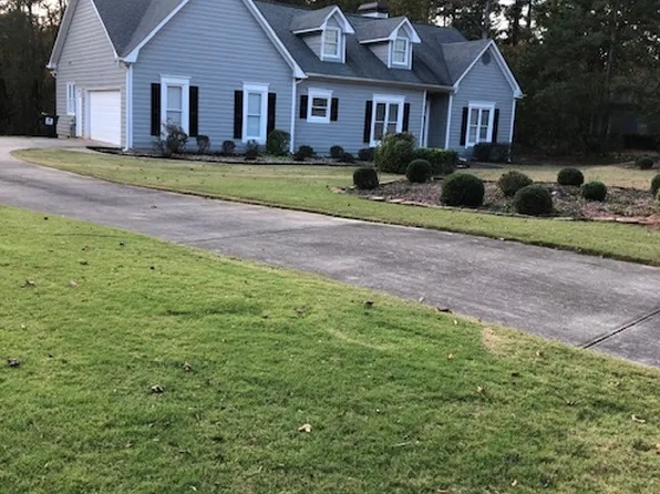255 Tomahawk Dr, Sharpsburg, GA 30277