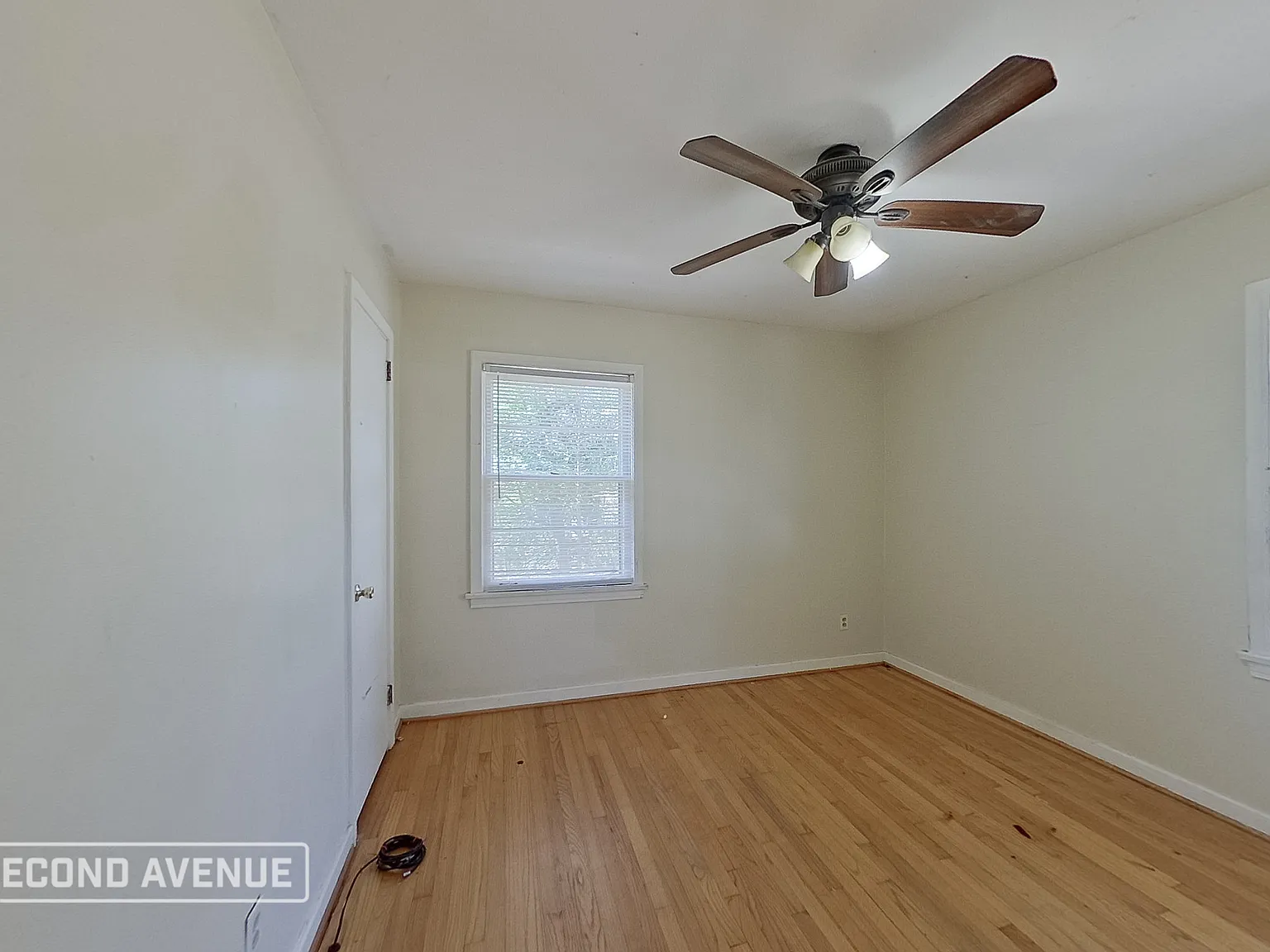 3 bed, 1.0 bath, 1091 sqft, $1,044 — Photo 2