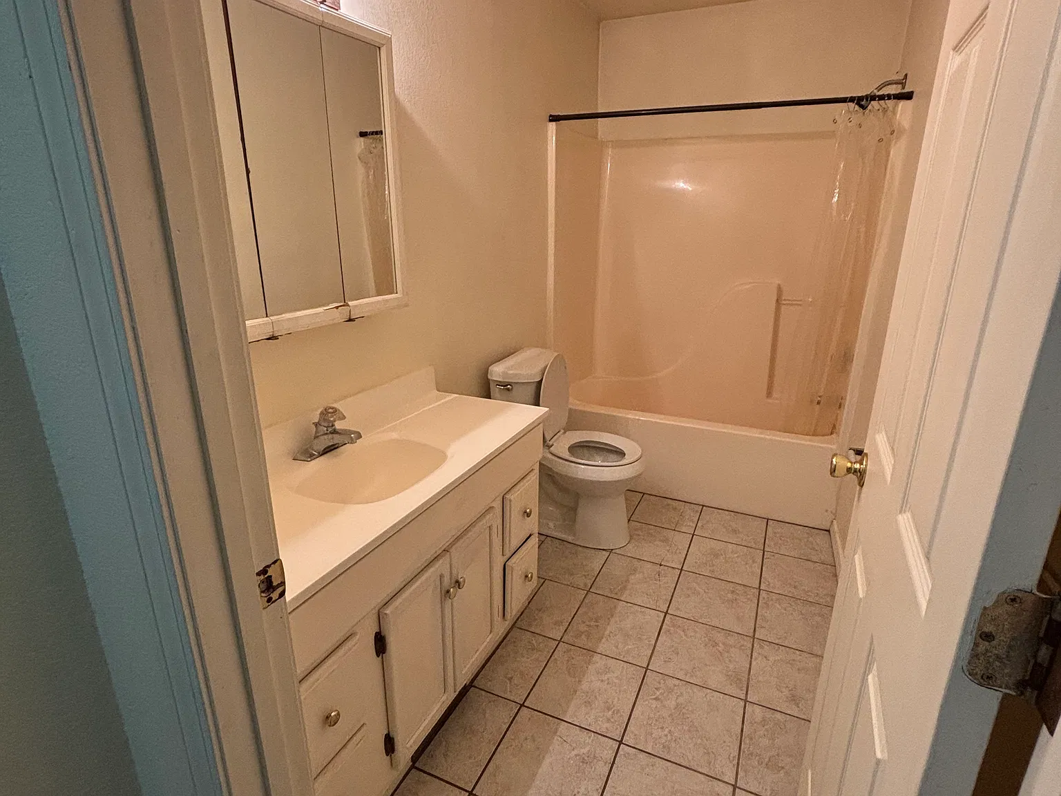 115 Dove Ln — Photo 3