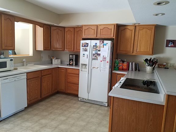 3rd image of 1809 E Johnson Ln
