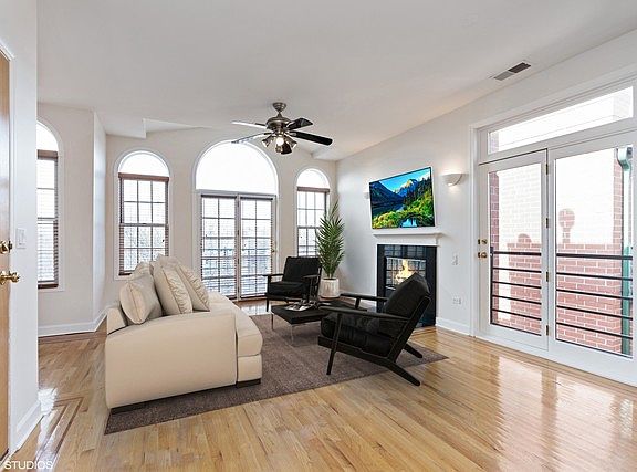 3rd image of 4649 N Magnolia Ave APT 4N