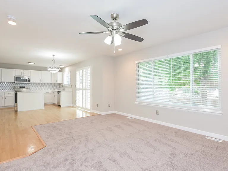 10319 Woodrose Ln — Photo 7