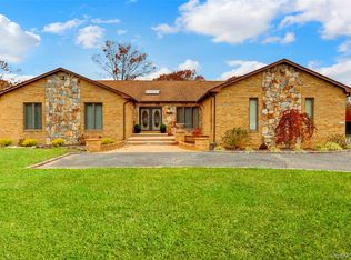 254 Pine Acre Blvd, Dix Hills, NY 11746