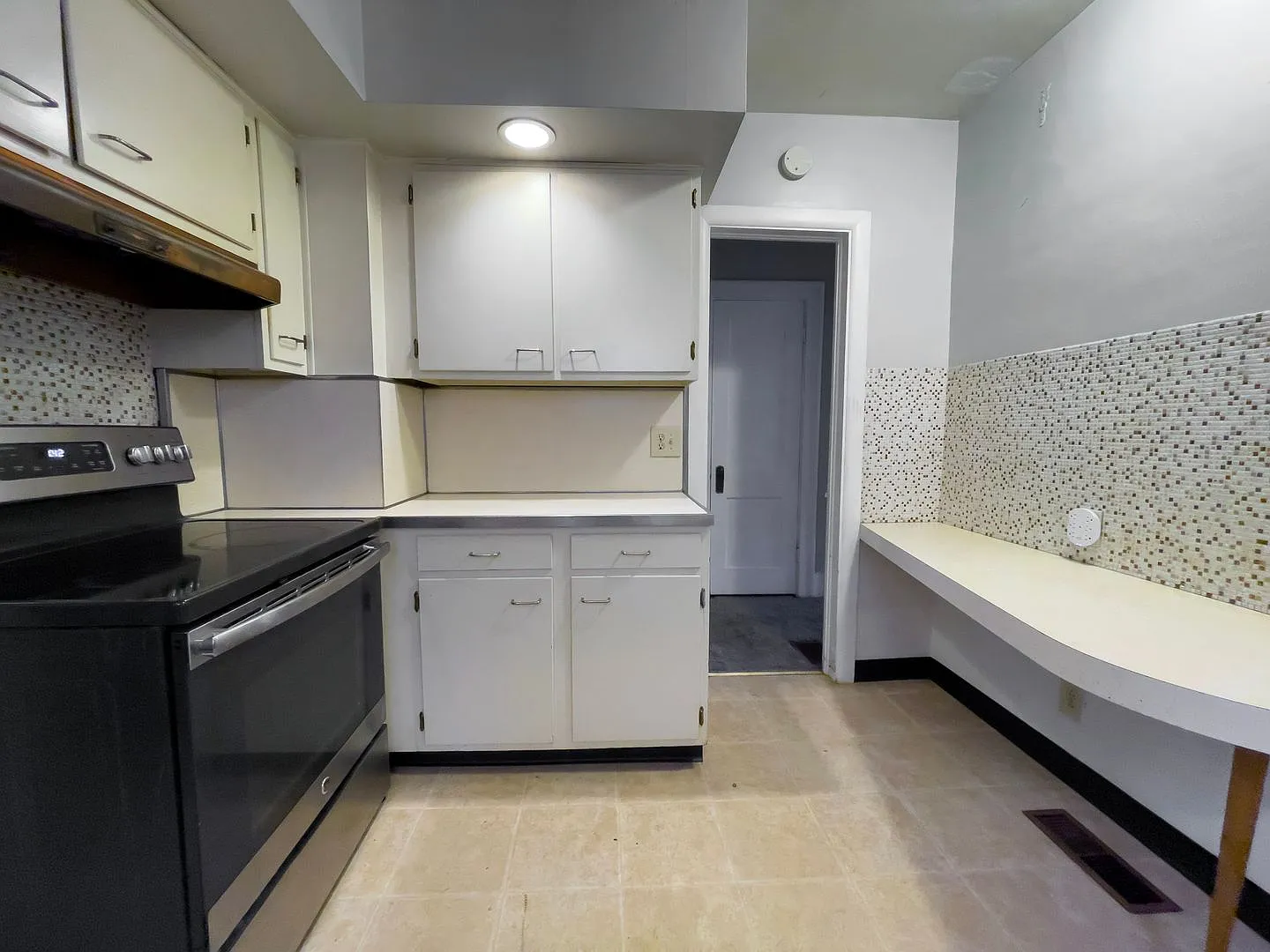 1425 W Gilbert St - Prime Village Living: 3 Bed, 2 Bath with Basement — Photo 1