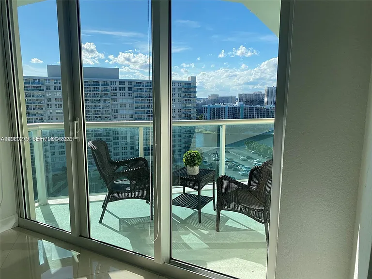3801 S Ocean Dr #Penthouse 16S — Photo 5