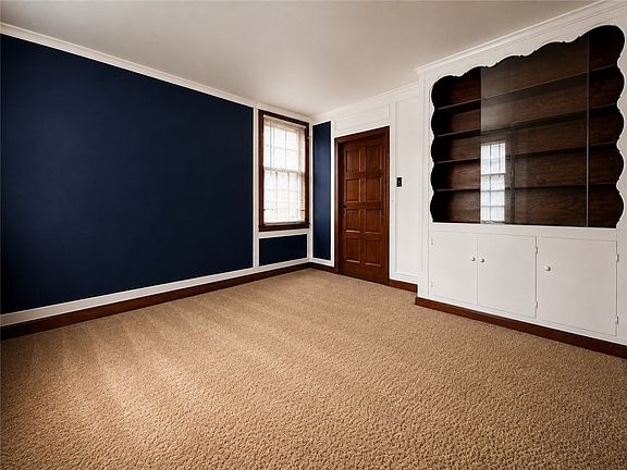 4th image of 1521 Manor Ave