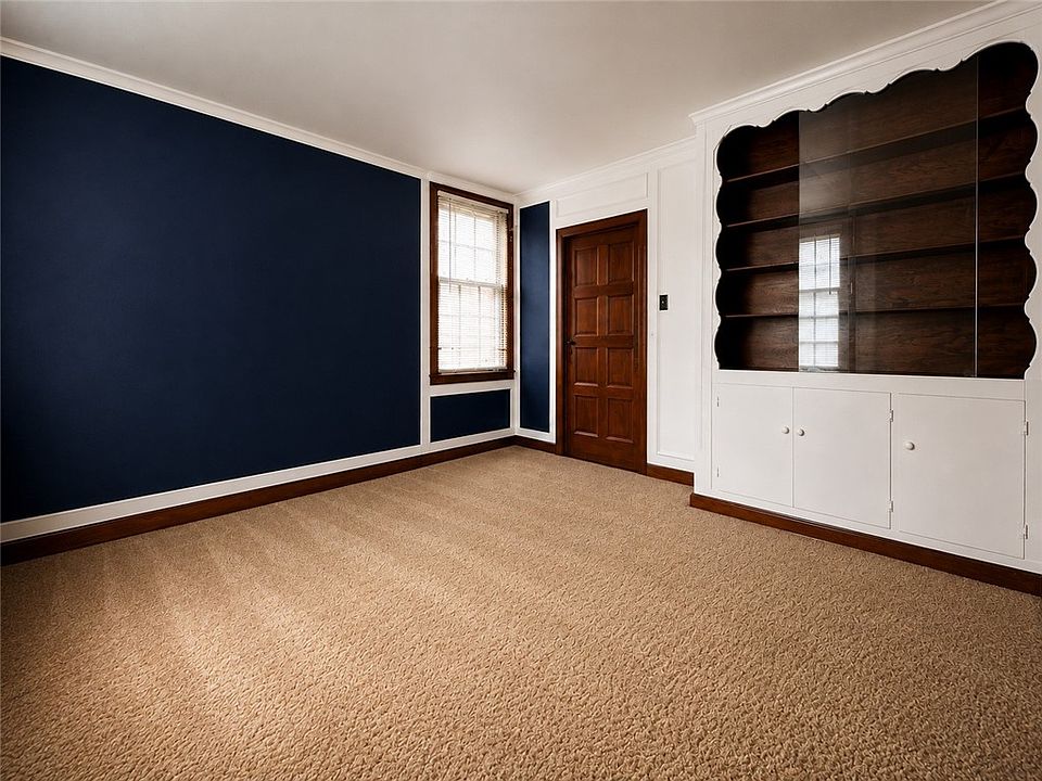 4th image of 1521 Manor Ave