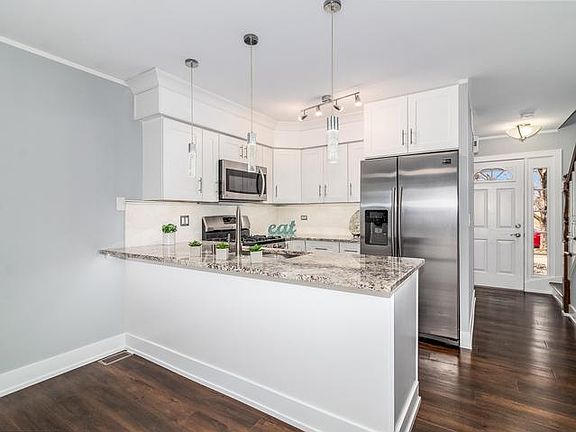 3rd image of 514 Nicole Dr APT C