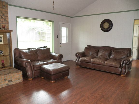 3rd image of 652 Highland Park Dr