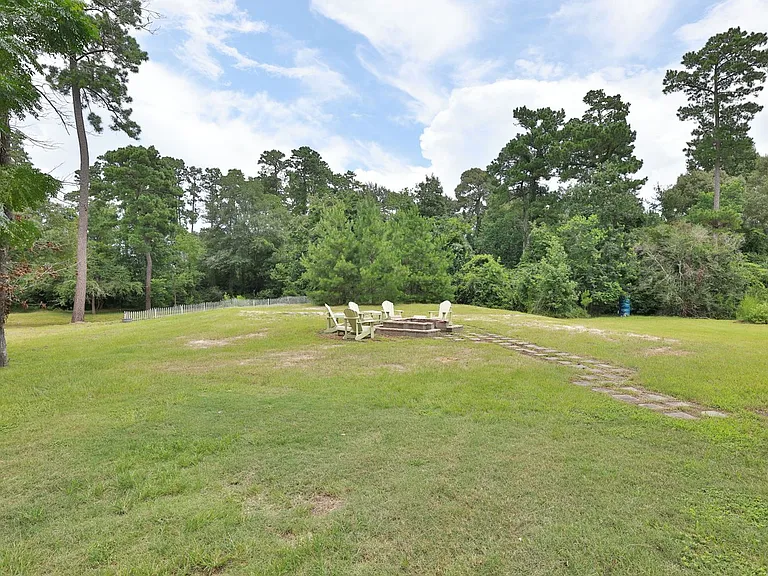 33940 Ansley Rd — Photo 2