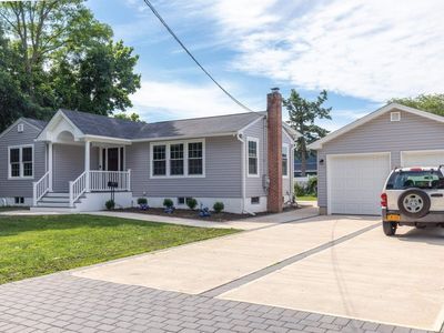 20 Pell Avenue, North Babylon, NY, 11703