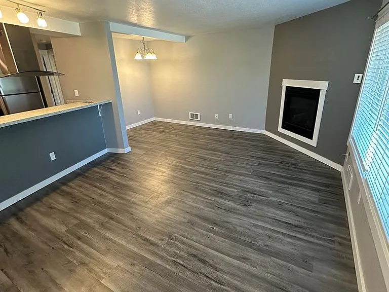 2401 Elm St #2400 — Photo 9