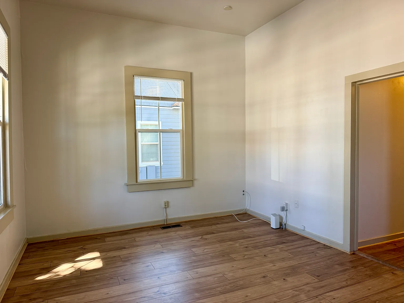 3 bed, 1100 sqft, $2,450 — Photo 4