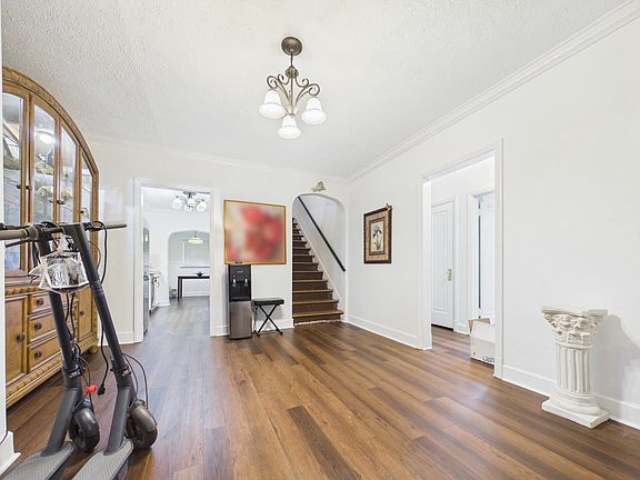 2nd image of 1456 Washington Blvd