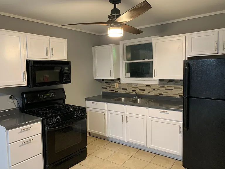 142 Peach St — Photo 9