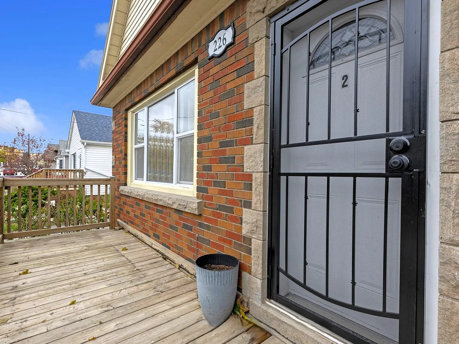 3 bed, $1,995 — Photo 2