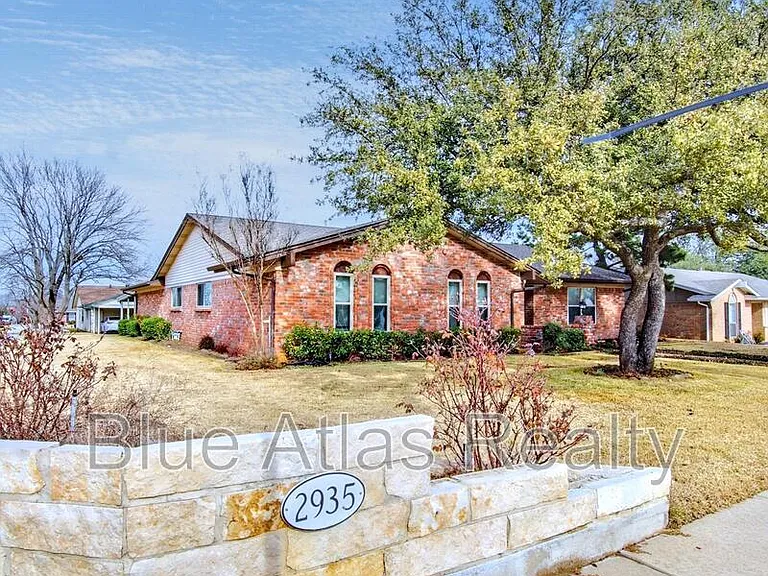 2935 Potomac Ave — Photo 16
