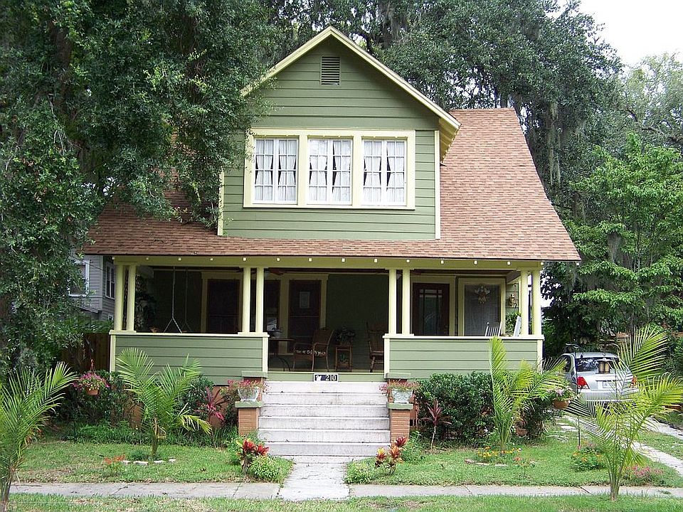 2nd image of 210 E Park St