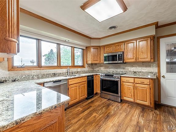 5th image of 65 Northside Dr