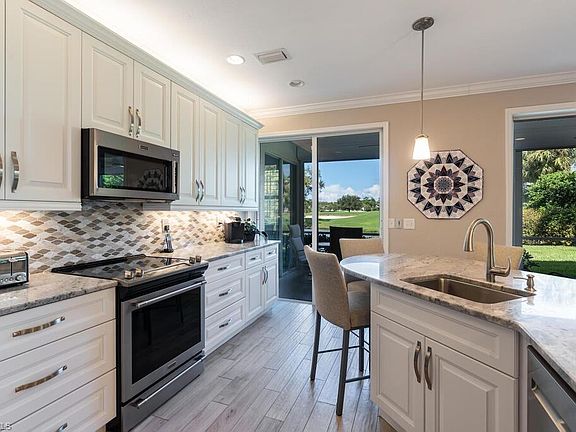 5th image of 13131 Castle Harbour Dr APT M10