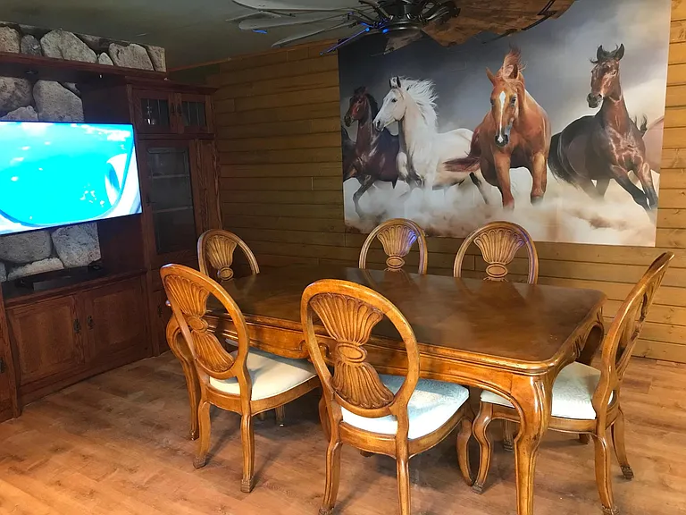 Fine dining table for 6