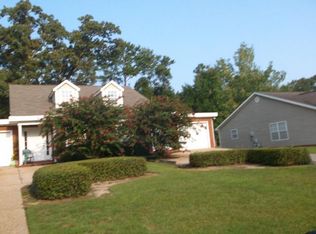 139 Cove Landing Dr, Thomasville, GA 31792