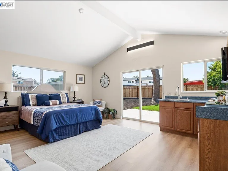 5613 Abington Ct — Photo 4