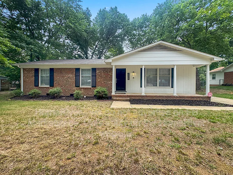 5403 Amberhill Dr — Photo 2