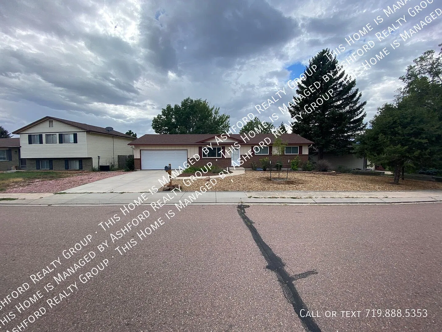 4 bed, 2.0 bath, 2106 sqft, $2,050 — Photo 3