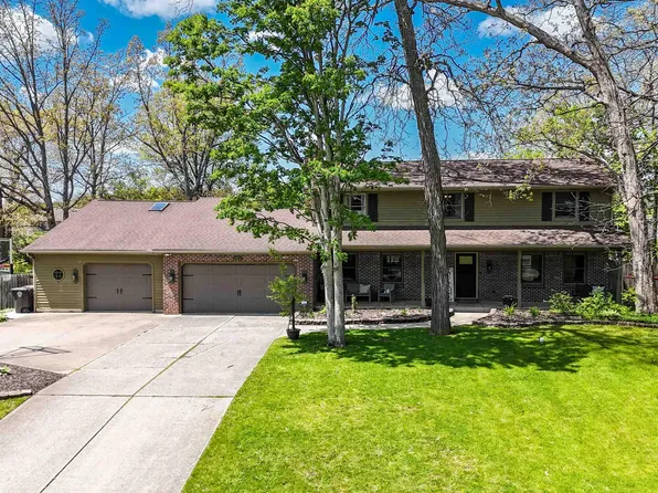 8209 Manor Dr, Fort Wayne, IN 46825