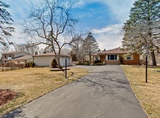 7023 N Willow Spring Rd, Long Grove, IL 60060