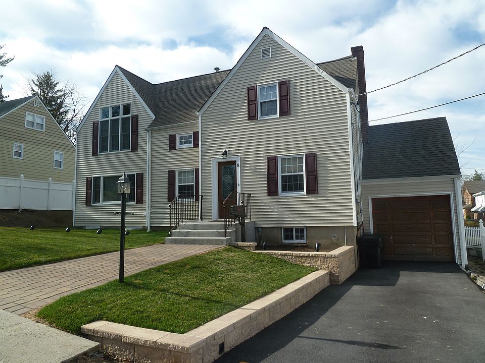 1st image of 8 Byrd Pl