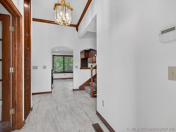 4th image of 2728 W 66th Pl