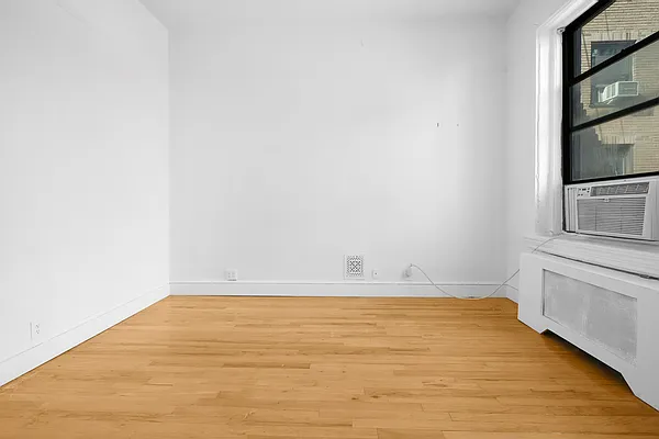 Rented by Charney Real Estate LLC | media 4