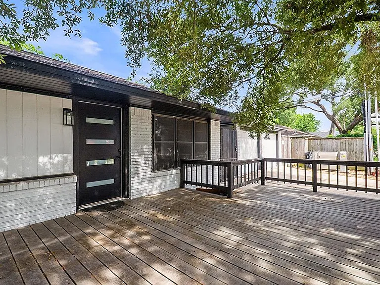 5037 W 43rd St — Photo 32