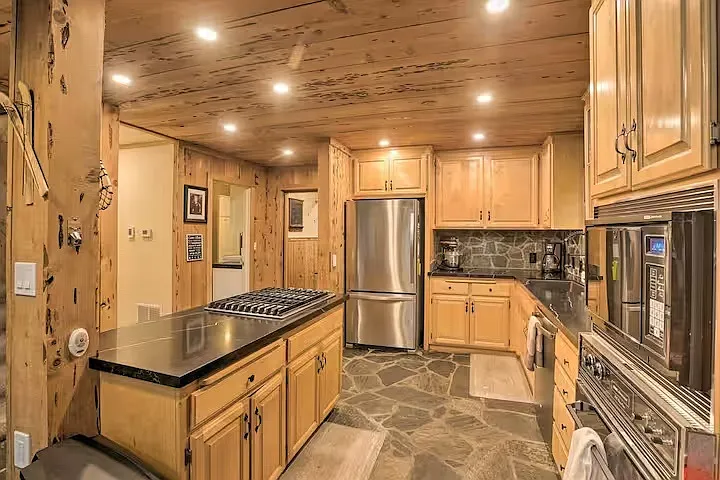 3 bed, 1977 sqft, $6,500 — Photo 4