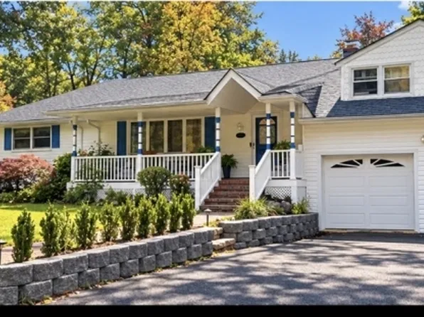 1 Ledgewood Trl, Kinnelon Boro, NJ 07405