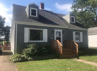 207 Locust St W, Three Oaks, MI 49128