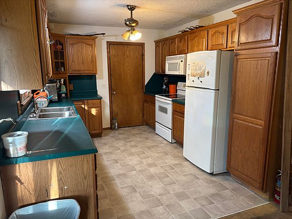 2nd image of 1011 W Crestview Lane