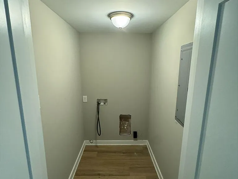 982 Webb Cir — Photo 5
