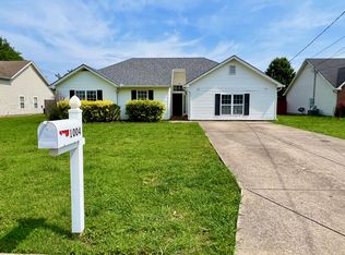 1004 Betty Lou Ln, La Vergne, TN 37086