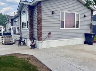 313 First STREET, North Portal, SK S0C 1W0