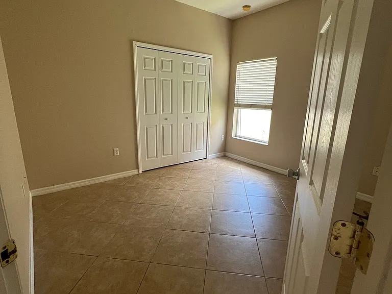 1932 Acacia Dr — Photo 11