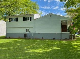 5501 Lake Ct, Crestwood, KY 40014