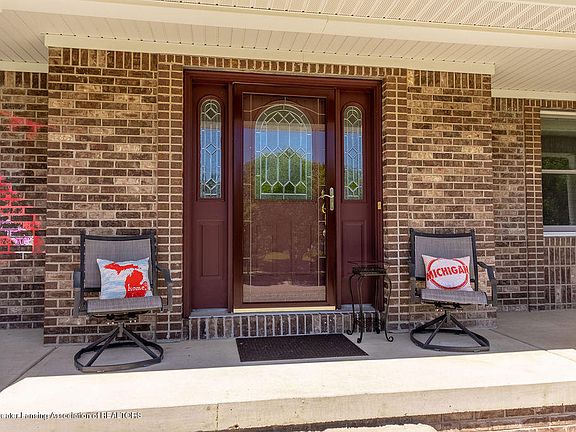 4th image of 1579 Royal Crescent Dr