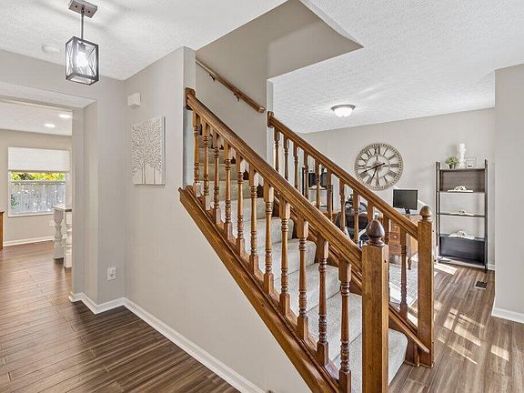3rd image of 139 Bendelow Dr