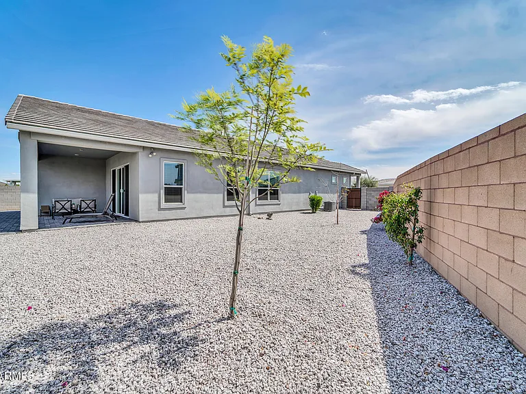10518 W Albert Ln — Photo 31