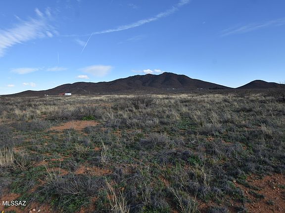 3rd image of E Howling Wolf Rd